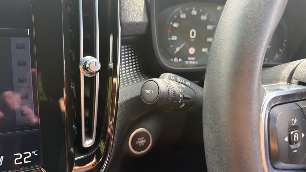 Volvo XC40 1.5 T5 Recharge PHEV R DESIGN Pro 5dr Auto Estate - Image 47