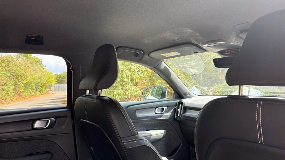 Volvo XC40 1.5 T5 Recharge PHEV R DESIGN Pro 5dr Auto Estate - Image 58
