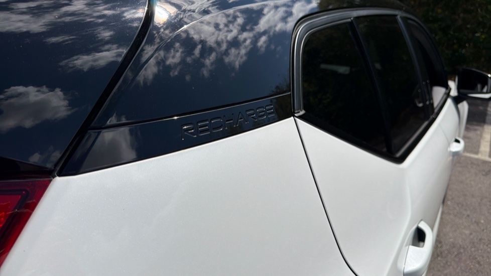 Volvo XC40 1.5 T5 Recharge PHEV R DESIGN Pro 5dr Auto Estate - Image 59