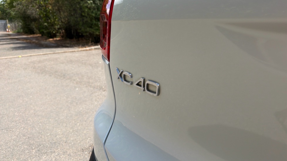 Volvo XC40 1.5 T5 Recharge PHEV R DESIGN Pro 5dr Auto Estate - Image 61