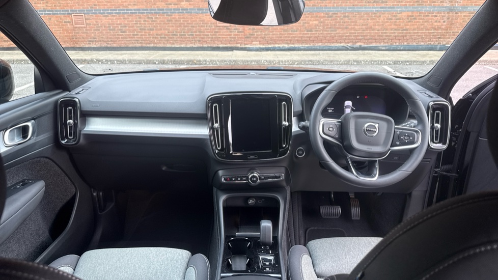 Volvo XC40 2.0 B3P Plus Dark 5dr Auto Petrol Estate - Image 5