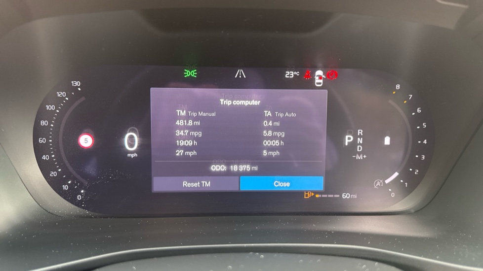 Volvo XC40 2.0 B3P Plus Dark 5dr Auto Petrol Estate - Image 11