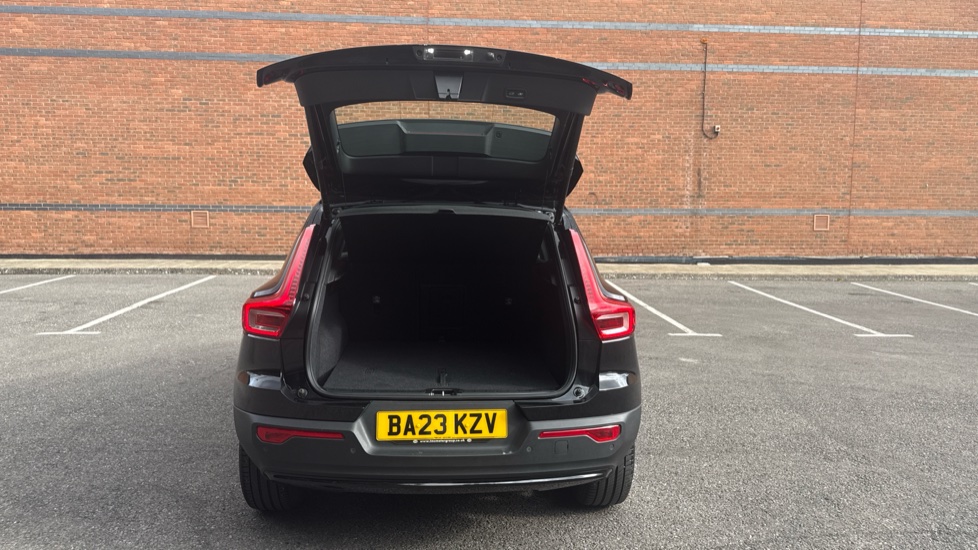 Volvo XC40 2.0 B3P Plus Dark 5dr Auto Petrol Estate - Image 13
