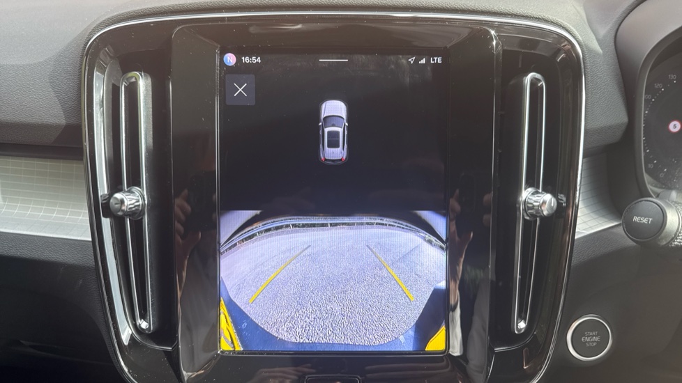 Volvo XC40 2.0 B3P Plus Dark 5dr Auto Petrol Estate - Image 19
