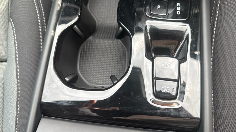 Volvo XC40 2.0 B3P Plus Dark 5dr Auto Petrol Estate - Image 27