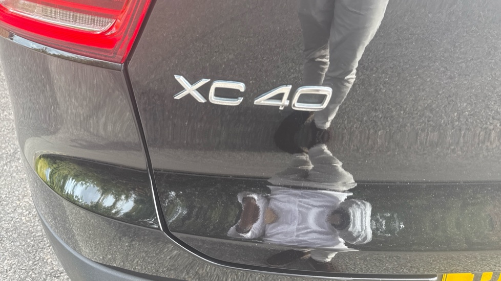 Volvo XC40 2.0 B3P Plus Dark 5dr Auto Petrol Estate - Image 38
