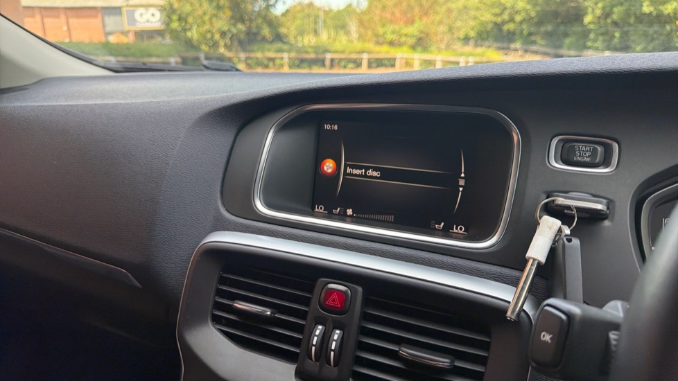 Volvo V40 D2 [120] Momentum Nav Plus 5dr Geartronic Diesel Hatchback - Image 12