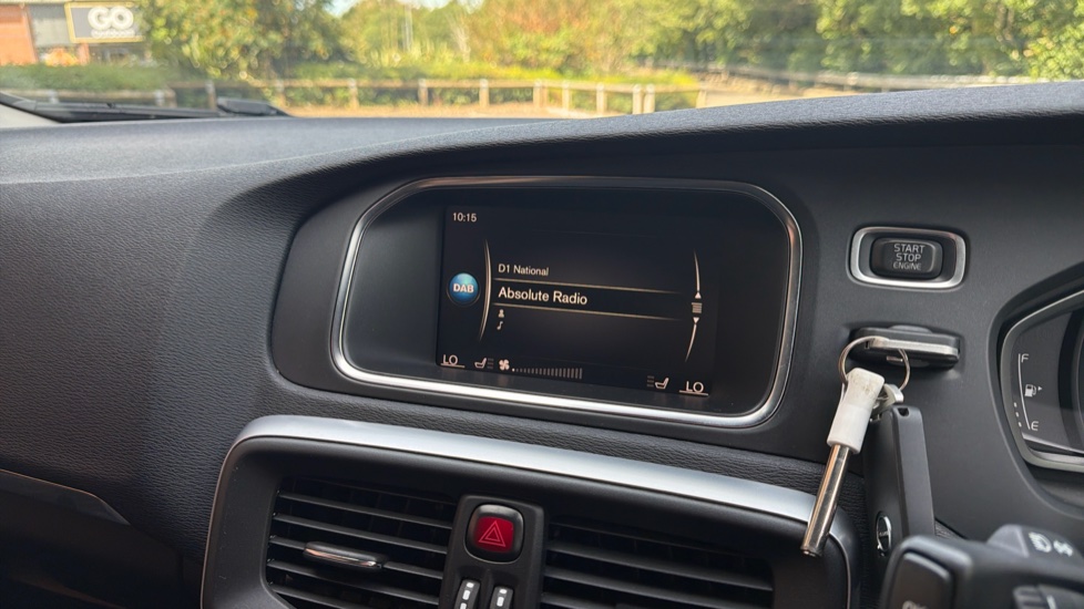 Volvo V40 D2 [120] Momentum Nav Plus 5dr Geartronic Diesel Hatchback - Image 16