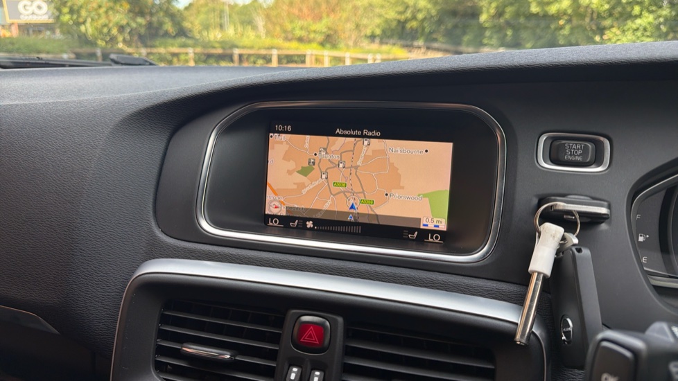 Volvo V40 D2 [120] Momentum Nav Plus 5dr Geartronic Diesel Hatchback - Image 17