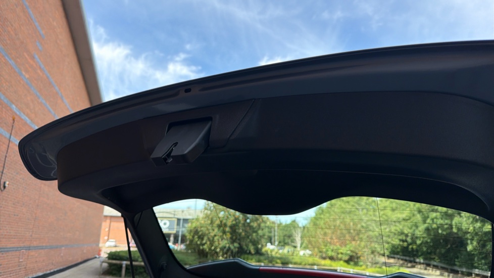 Volvo V40 D2 [120] Momentum Nav Plus 5dr Geartronic Diesel Hatchback - Image 34