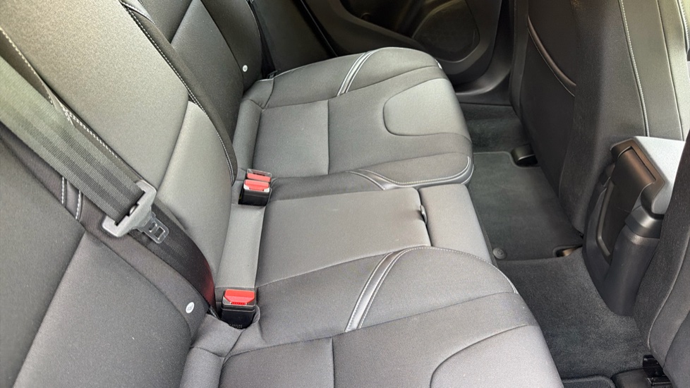 Volvo V40 D2 [120] Momentum Nav Plus 5dr Geartronic Diesel Hatchback - Image 44