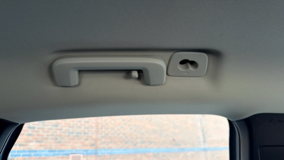 Volvo V40 D2 [120] Momentum Nav Plus 5dr Geartronic Diesel Hatchback - Image 46