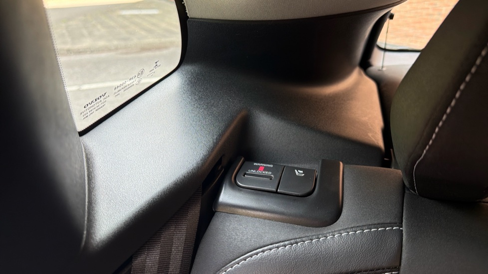 Volvo V40 D2 [120] Momentum Nav Plus 5dr Geartronic Diesel Hatchback - Image 48