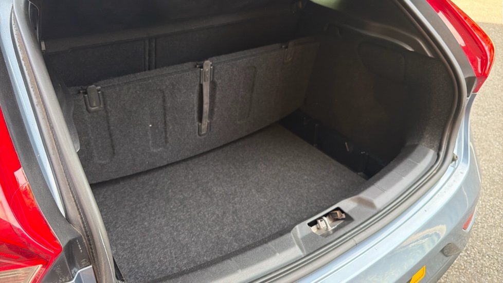 Volvo V40 D2 [120] Momentum Nav Plus 5dr Geartronic Diesel Hatchback - Image 51