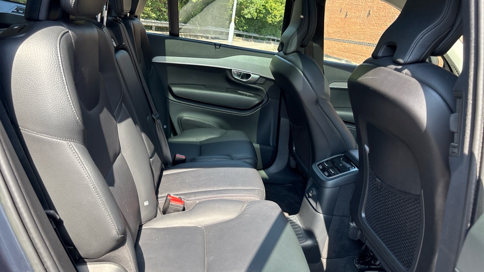 Volvo XC90 2.0 T8 [455] RC PHEV Plus Dark 5dr AWD Geartronic Estate - Image 6