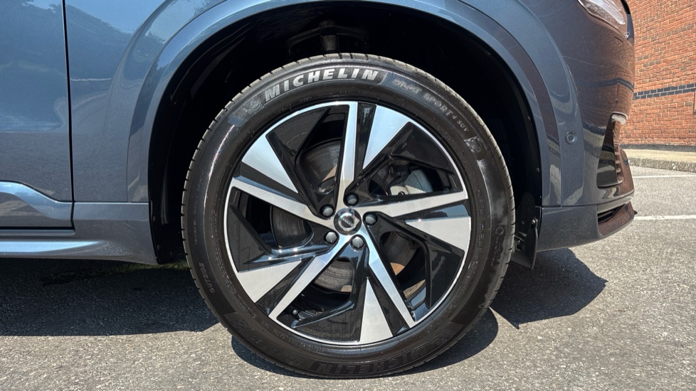 Volvo XC90 2.0 T8 [455] RC PHEV Plus Dark 5dr AWD Geartronic Estate - Image 9