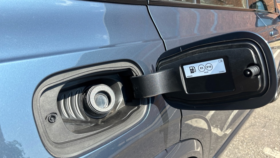 Volvo XC90 2.0 T8 [455] RC PHEV Plus Dark 5dr AWD Geartronic Estate - Image 15