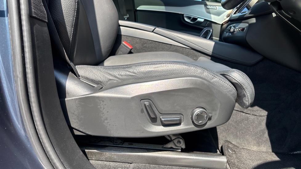 Volvo XC90 2.0 T8 [455] RC PHEV Plus Dark 5dr AWD Geartronic Estate - Image 29