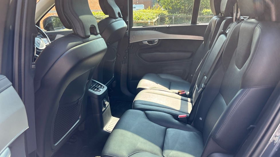 Volvo XC90 2.0 T8 [455] RC PHEV Plus Dark 5dr AWD Geartronic Estate - Image 32