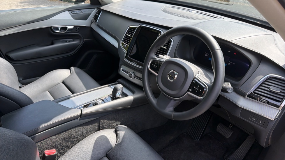 Volvo XC90 2.0 T8 [455] RC PHEV Plus Dark 5dr AWD Geartronic Estate - Image 4