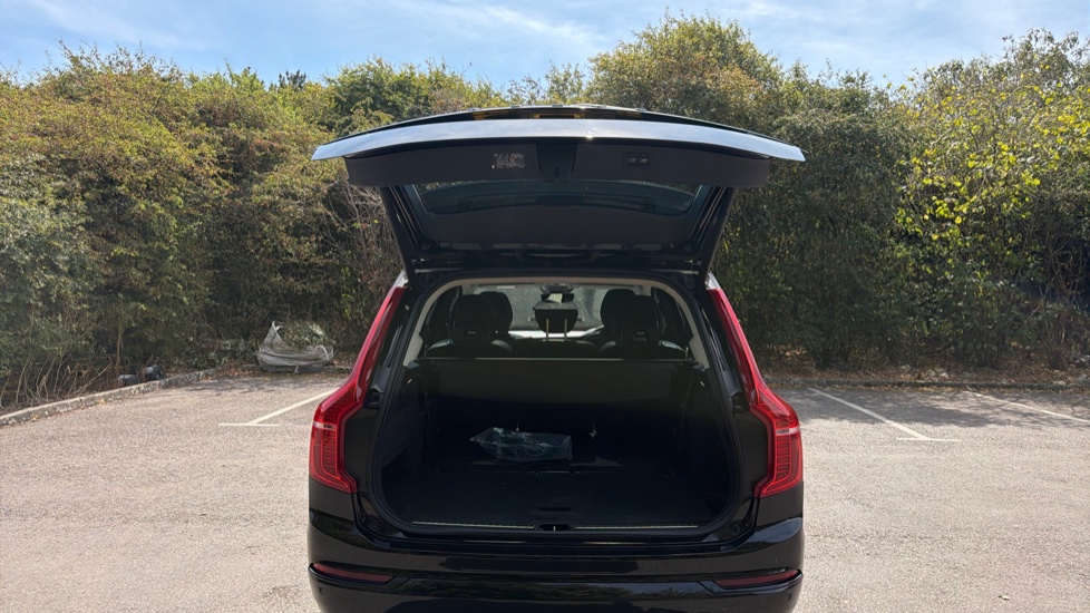 Volvo XC90 2.0 T8 [455] RC PHEV Plus Dark 5dr AWD Geartronic Estate - Image 13