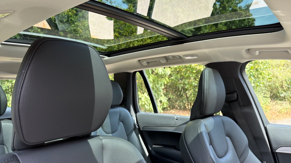 Volvo XC90 2.0 T8 [455] RC PHEV Plus Dark 5dr AWD Geartronic Estate - Image 30