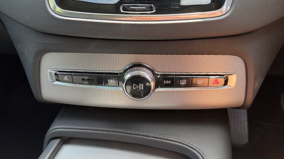 Volvo XC90 2.0 T8 [455] RC PHEV Plus Dark 5dr AWD Geartronic Estate - Image 44
