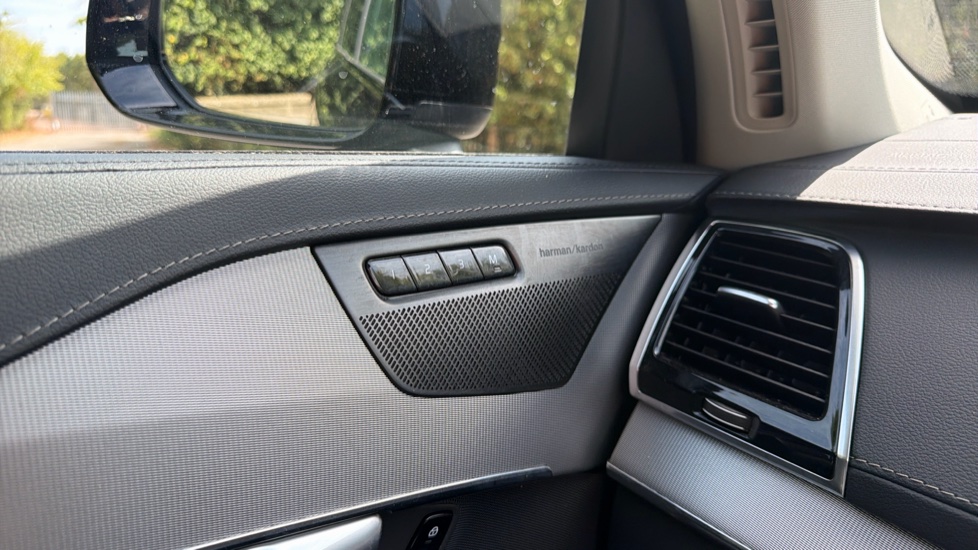 Volvo XC90 2.0 T8 [455] RC PHEV Plus Dark 5dr AWD Geartronic Estate - Image 50