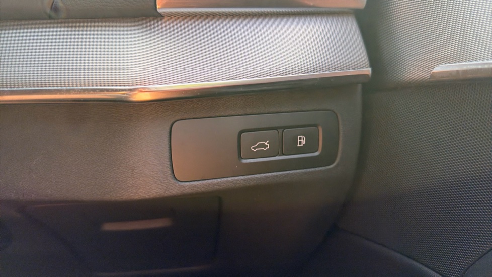 Volvo XC90 2.0 T8 [455] RC PHEV Plus Dark 5dr AWD Geartronic Estate - Image 54