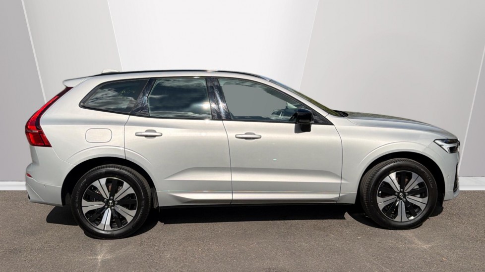 Volvo XC60 2.0 T6 [350] RC PHEV Plus Dark 5dr AWD Geartronic Estate - Image 3