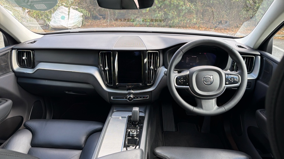 Volvo XC60 2.0 T6 [350] RC PHEV Plus Dark 5dr AWD Geartronic Estate - Image 5