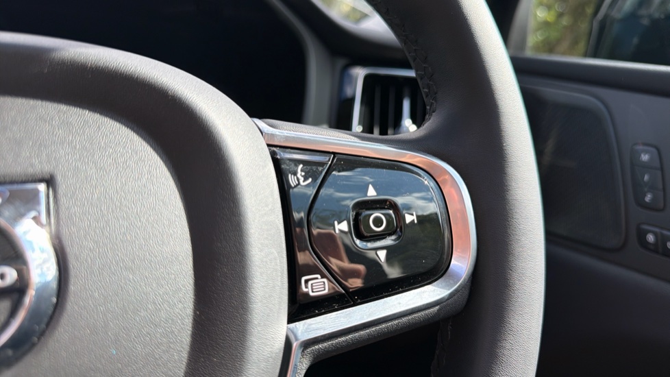 Volvo XC60 2.0 T6 [350] RC PHEV Plus Dark 5dr AWD Geartronic Estate - Image 21