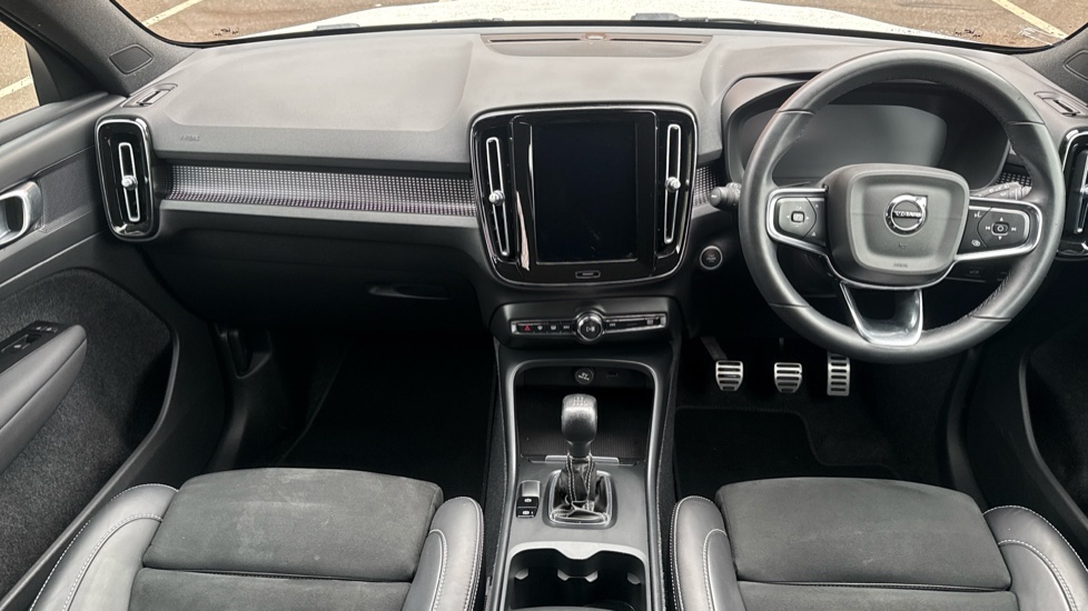 Volvo XC40 1.5 T3 [163] R DESIGN 5dr Petrol Estate - Image 5