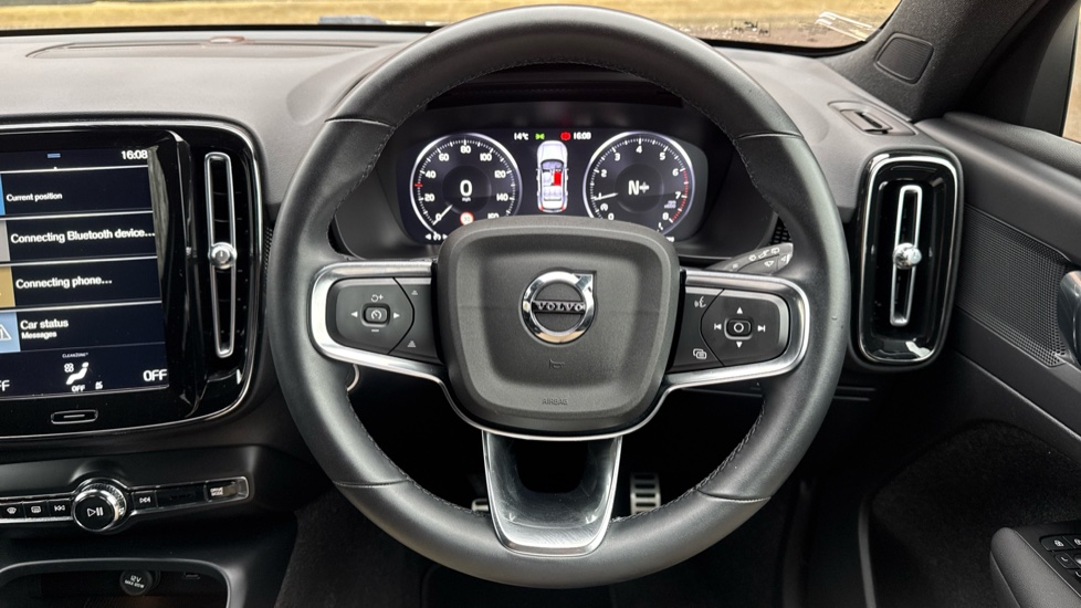 Volvo XC40 1.5 T3 [163] R DESIGN 5dr Petrol Estate - Image 10