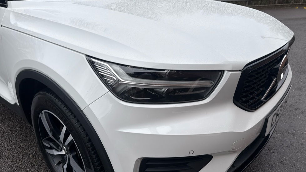 Volvo XC40 1.5 T3 [163] R DESIGN 5dr Petrol Estate - Image 22