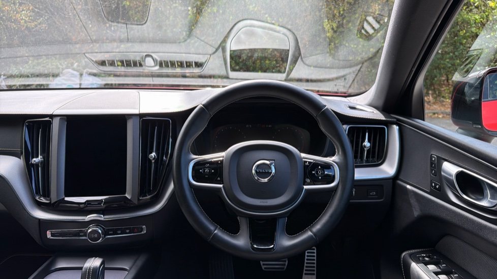 Volvo XC60 2.0 B6P [300] R DESIGN Pro 5dr AWD Geartronic Petrol Estate - Image 10
