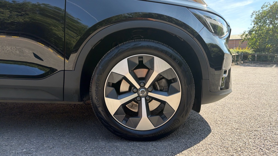 Volvo XC40 2.0 B4P Plus Dark 5dr Auto Petrol Estate - Image 9