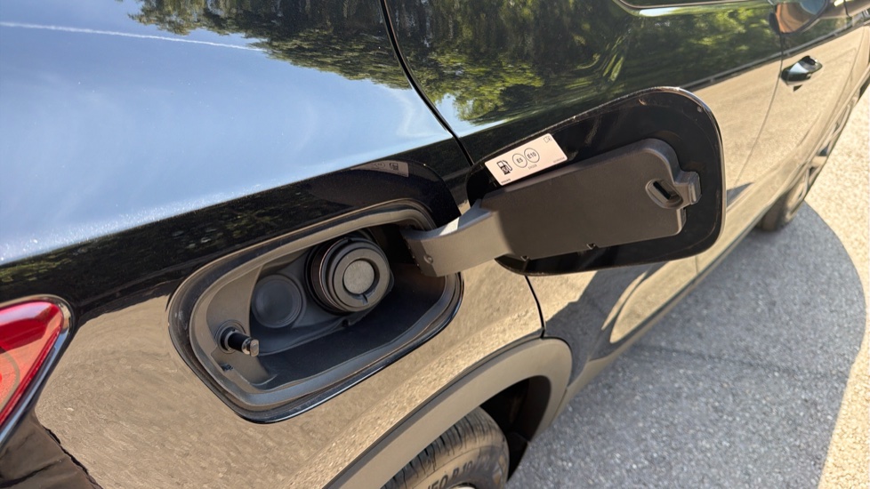 Volvo XC40 2.0 B4P Plus Dark 5dr Auto Petrol Estate - Image 15