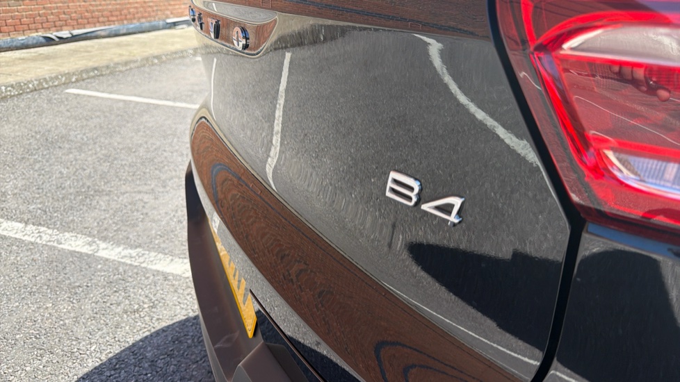 Volvo XC40 2.0 B4P Plus Dark 5dr Auto Petrol Estate - Image 56