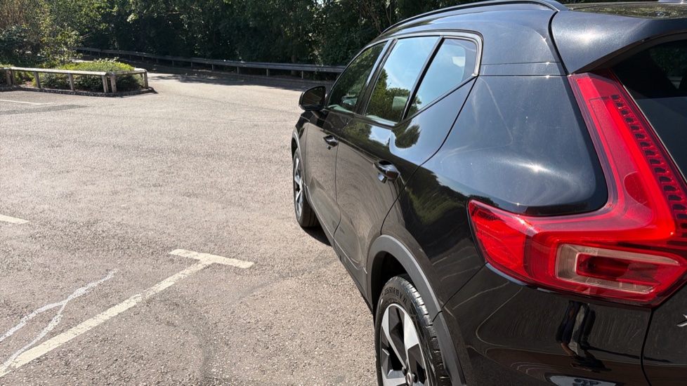 Volvo XC40 2.0 B4P Plus Dark 5dr Auto Petrol Estate - Image 61