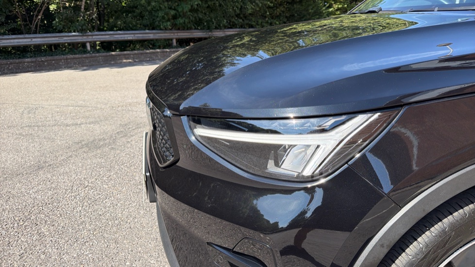 Volvo XC40 2.0 B4P Plus Dark 5dr Auto Petrol Estate - Image 63