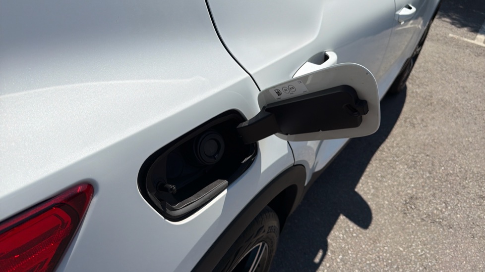 Volvo XC40 1.5 T3 [163] R DESIGN 5dr Geartronic Petrol Estate - Image 15