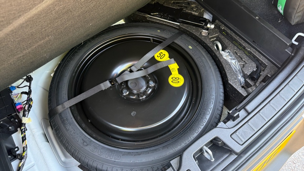 Volvo XC40 1.5 T3 [163] R DESIGN 5dr Geartronic Petrol Estate - Image 59