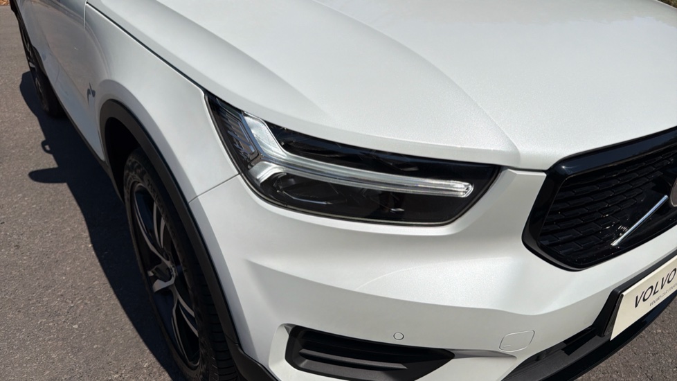 Volvo XC40 1.5 T3 [163] R DESIGN 5dr Geartronic Petrol Estate - Image 61