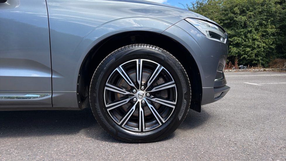 Volvo XC60 2.0 D4 Inscription 5dr AWD Geartronic Diesel Estate - Image 9