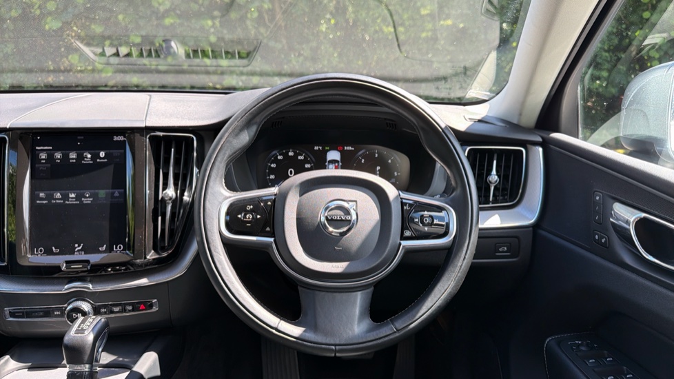 Volvo XC60 2.0 D4 Inscription 5dr AWD Geartronic Diesel Estate - Image 10