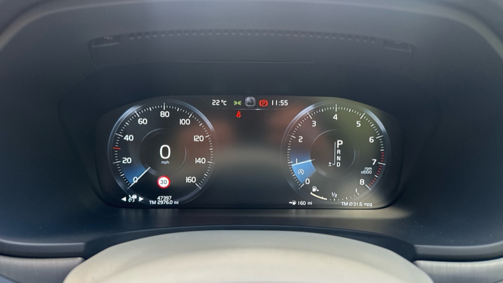 Volvo V90 2.0 T4 Momentum Plus 5dr Geartronic Petrol Estate - Image 11