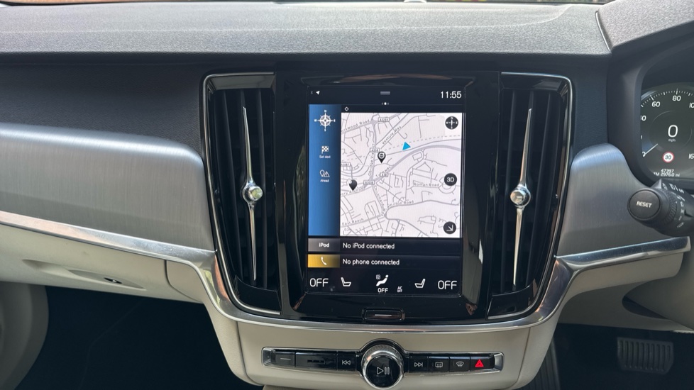 Volvo V90 2.0 T4 Momentum Plus 5dr Geartronic Petrol Estate - Image 12