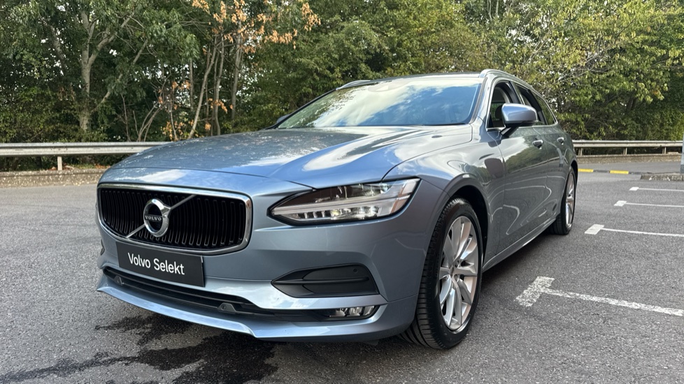 Volvo V90 2.0 T4 Momentum Plus 5dr Geartronic Petrol Estate - Image 26