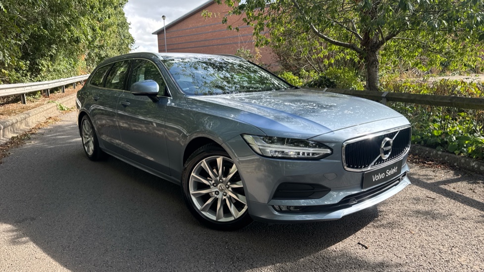 Volvo V90 2.0 T4 Momentum Plus 5dr Geartronic Petrol Estate - Image 49